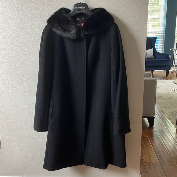 Max Mara Ultra Soft Virgin Mirano Coat - US6 - Picture 3 of 13